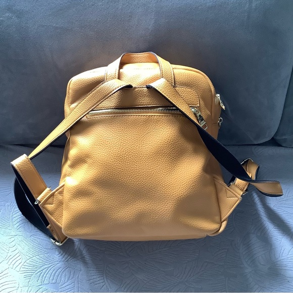 Nice STEVE MADDEN back pack 🌼🌼🌼 - Picture 3 of 16